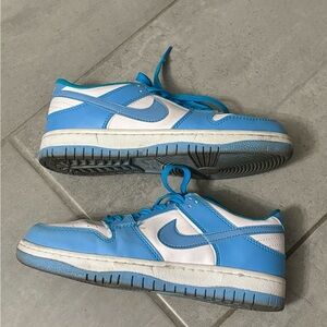 blue and white nike dunks